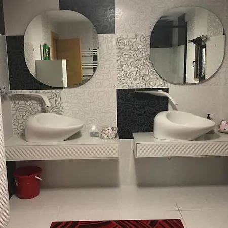 Essiz Deniz Manzarali Villa. Çınarcık